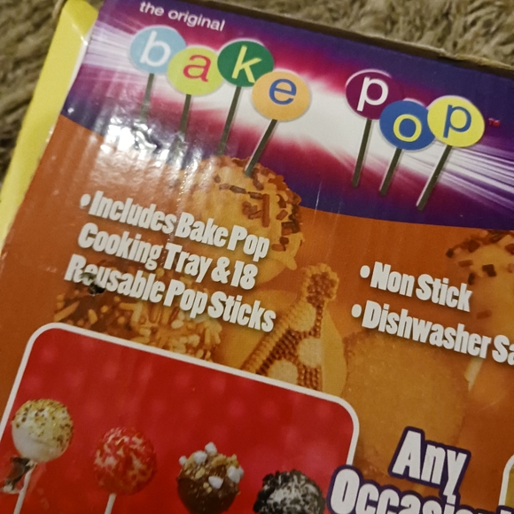 CakePop Maker (Makes 18) - Picture 8 of 8